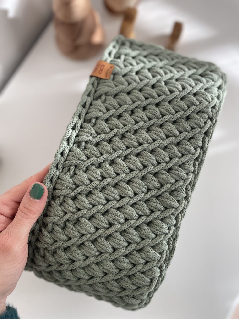 Madaras mintájú ovális tároló - Közepes