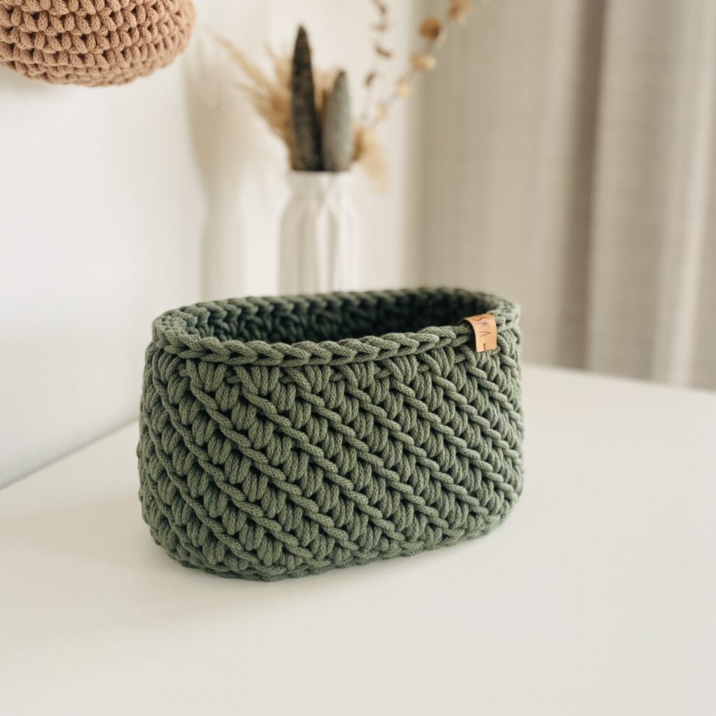 Madaras mintájú ovális tároló - Közepes