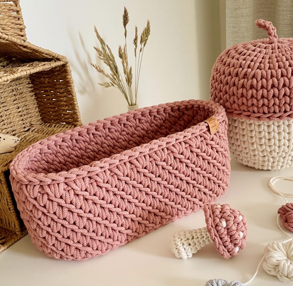 Madaras mintájú ovális tároló - Nagy