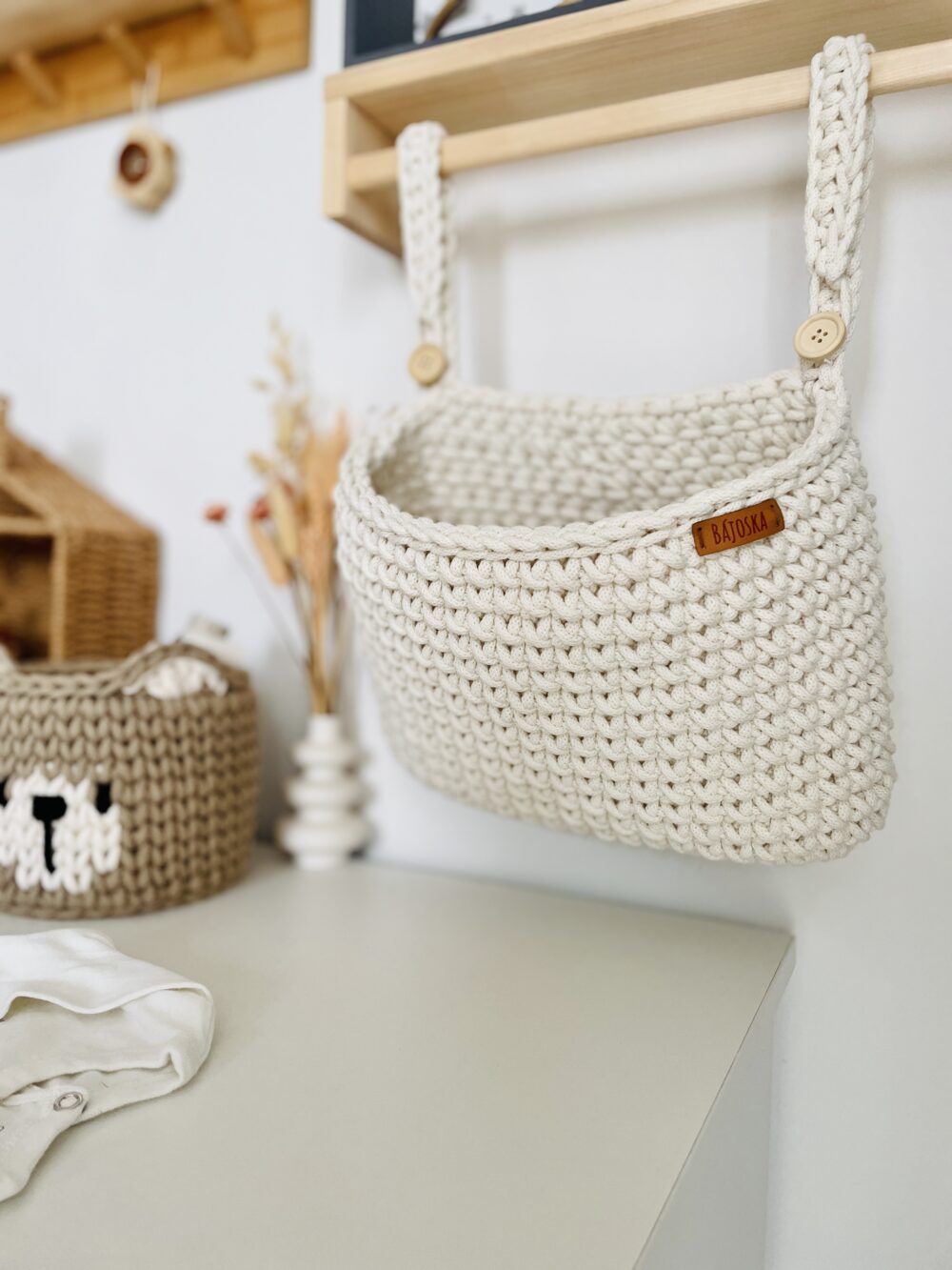 Kiságyra akasztható kosár